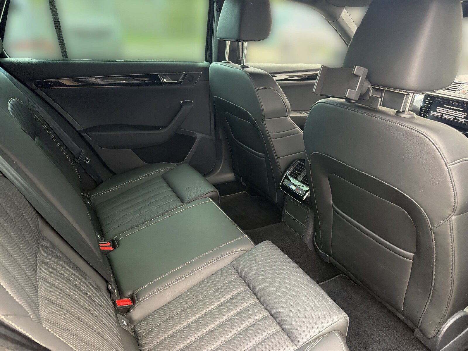 Škoda Superb Combi - zdjęcie 16