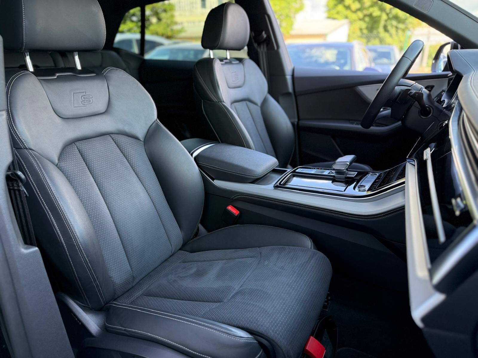 Audi Q8 - zdjęcie 24