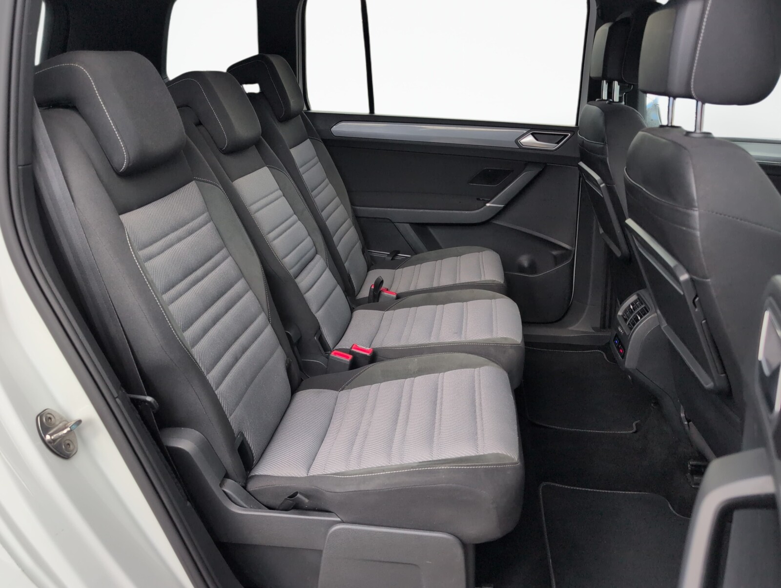 Volkswagen Touran - zdjęcie 12