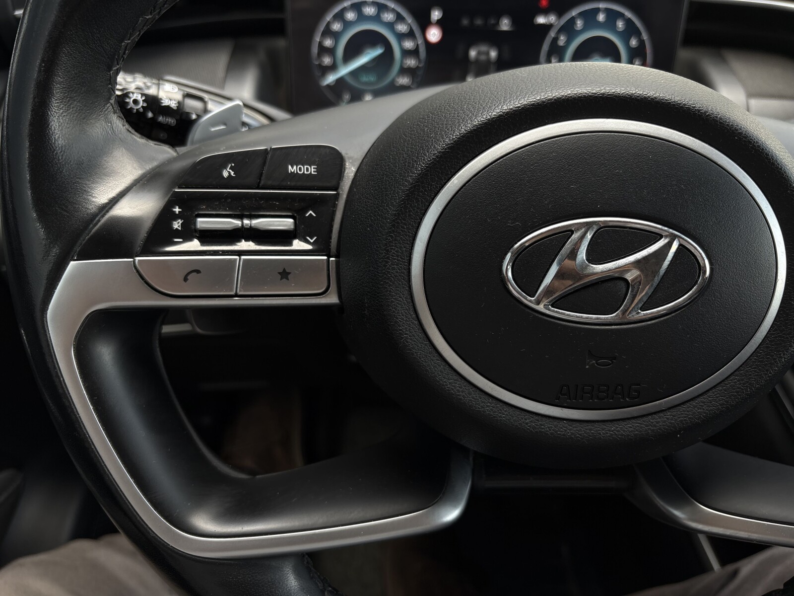 Hyundai Tucson - zdjęcie 15