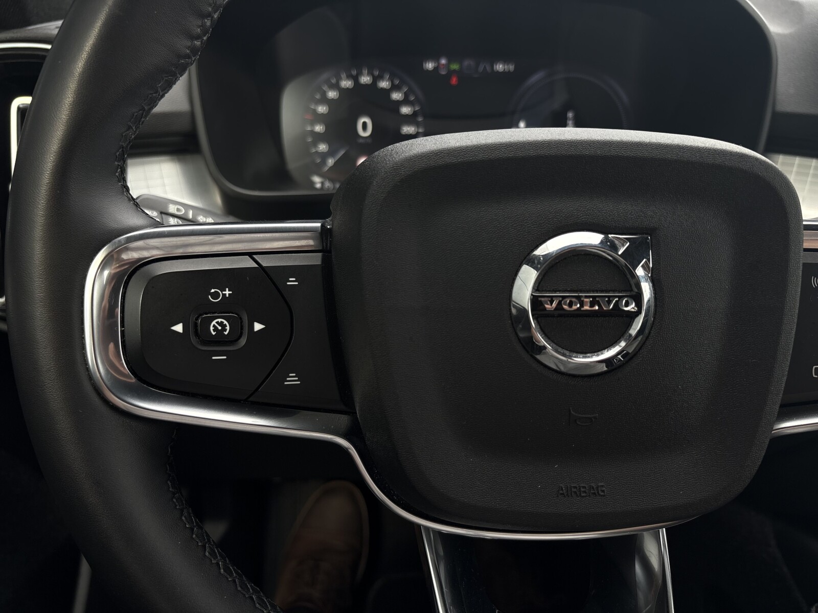 Volvo XC 40 - zdjęcie 17
