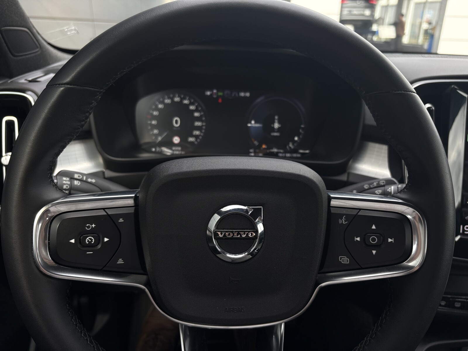 Volvo XC 40 - zdjęcie 15