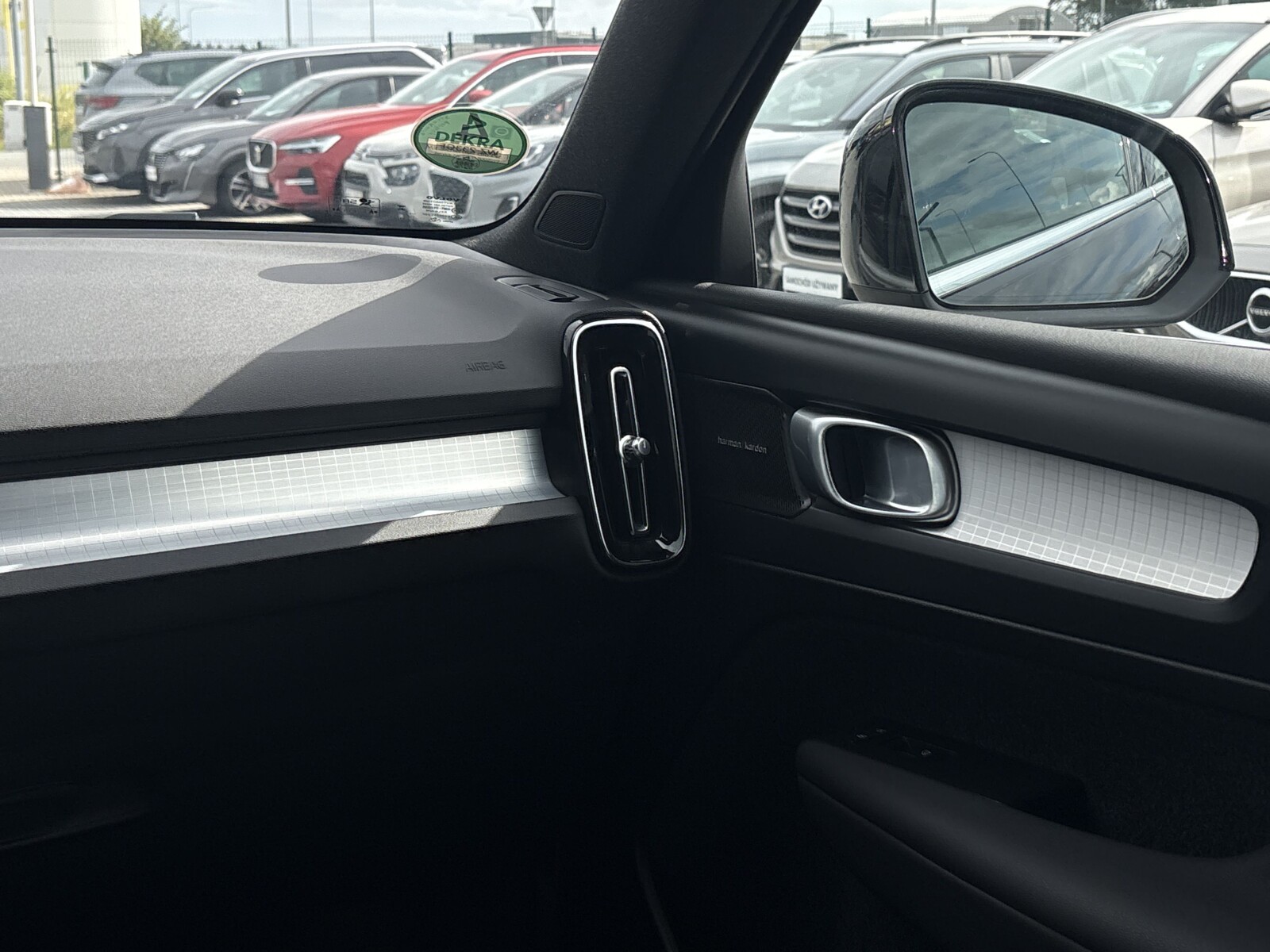 Volvo XC 40 - zdjęcie 13