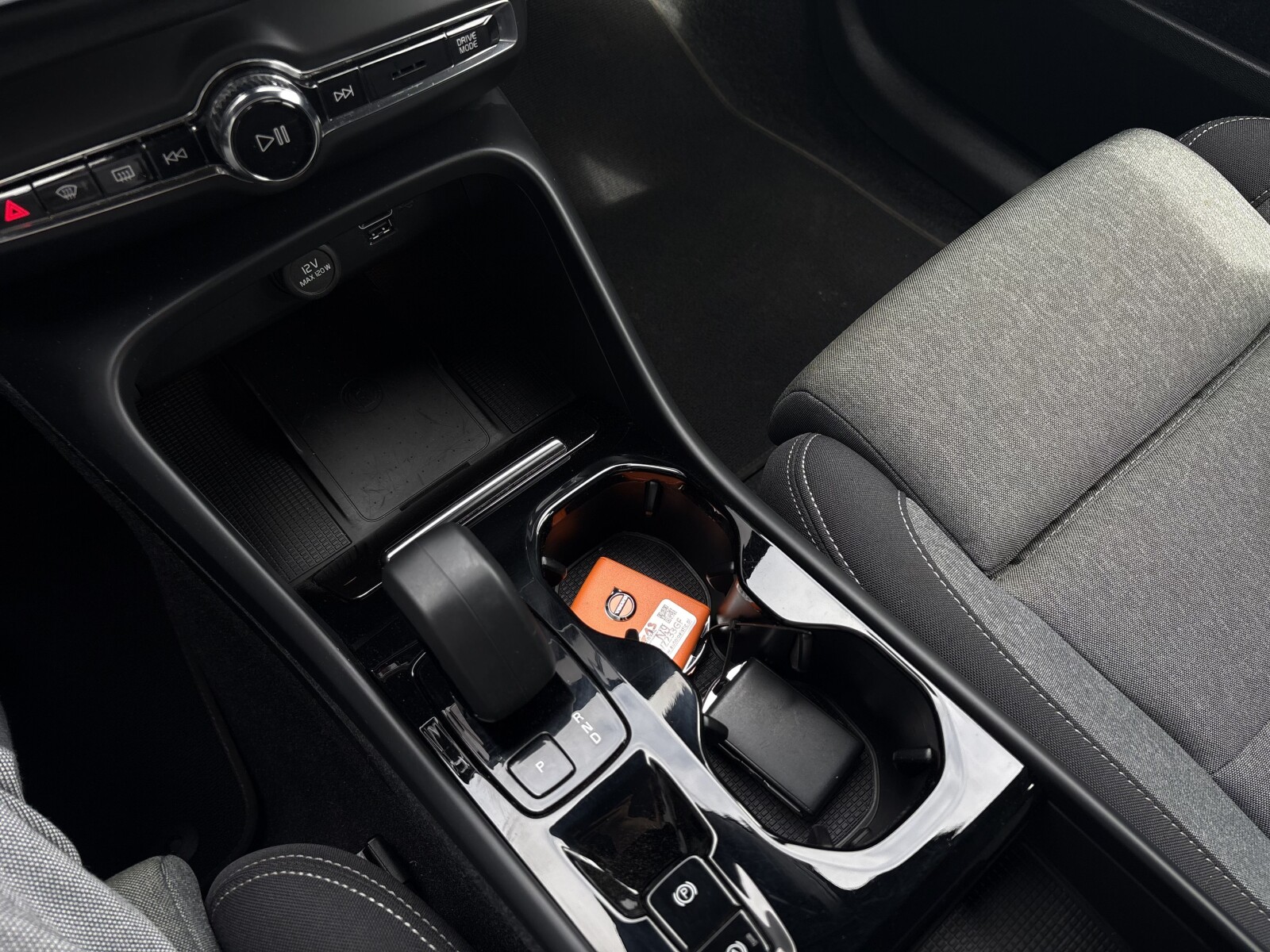 Volvo XC 40 - zdjęcie 27