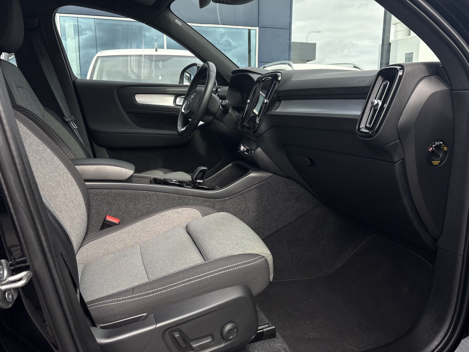 Volvo XC 40 - zdjęcie 9
