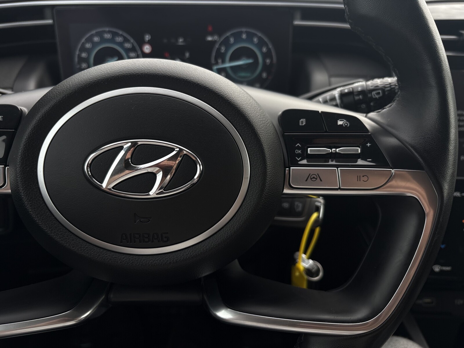 Hyundai Tucson - zdjęcie 16