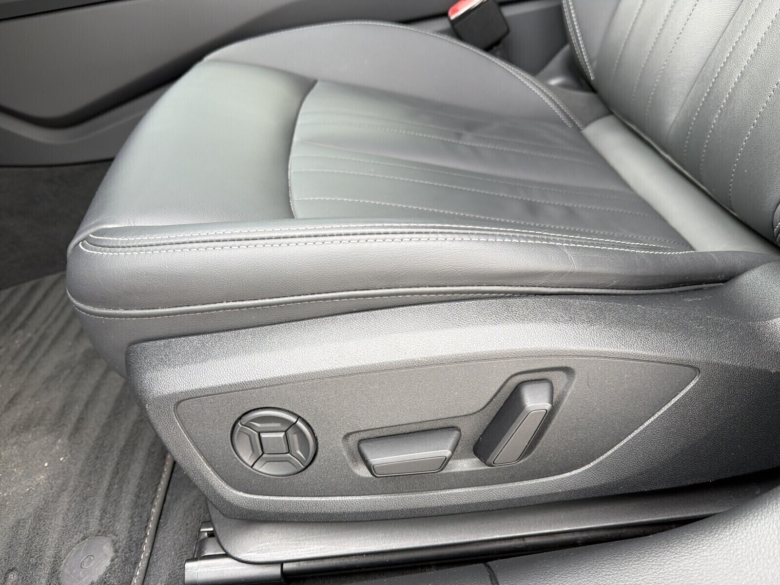 Audi A6 Avant - zdjęcie 21