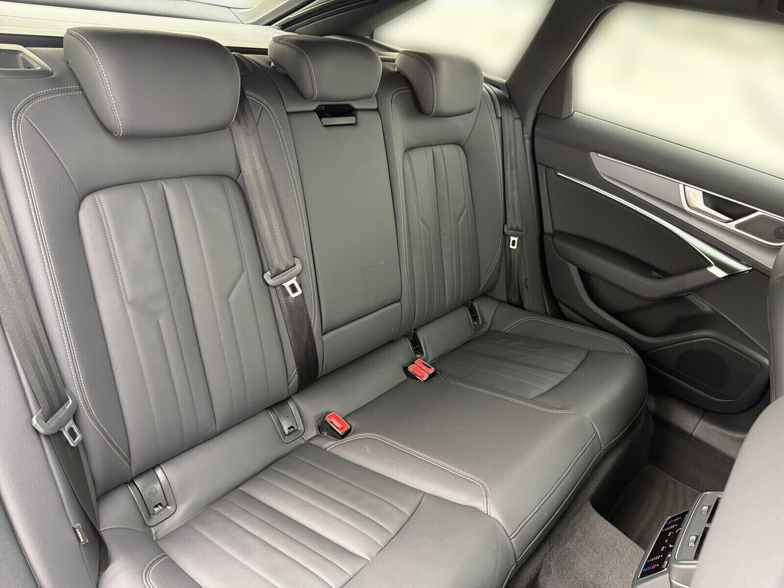 Audi A6 Avant - zdjęcie 13
