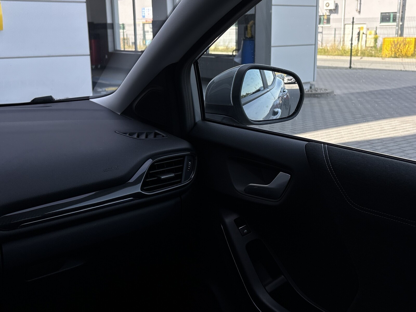 Ford Puma - zdjęcie 12