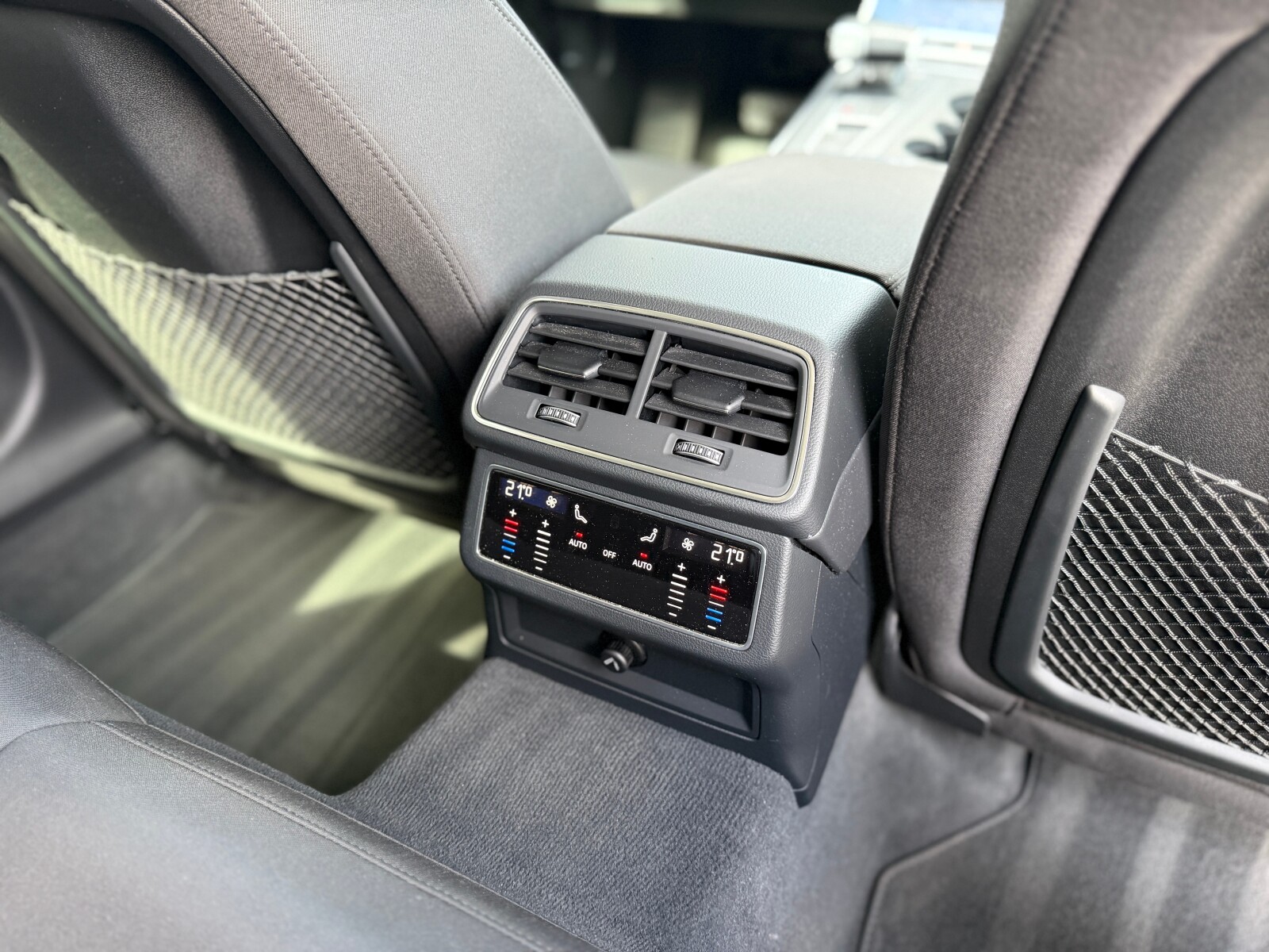 Audi A6 Avant - zdjęcie 14