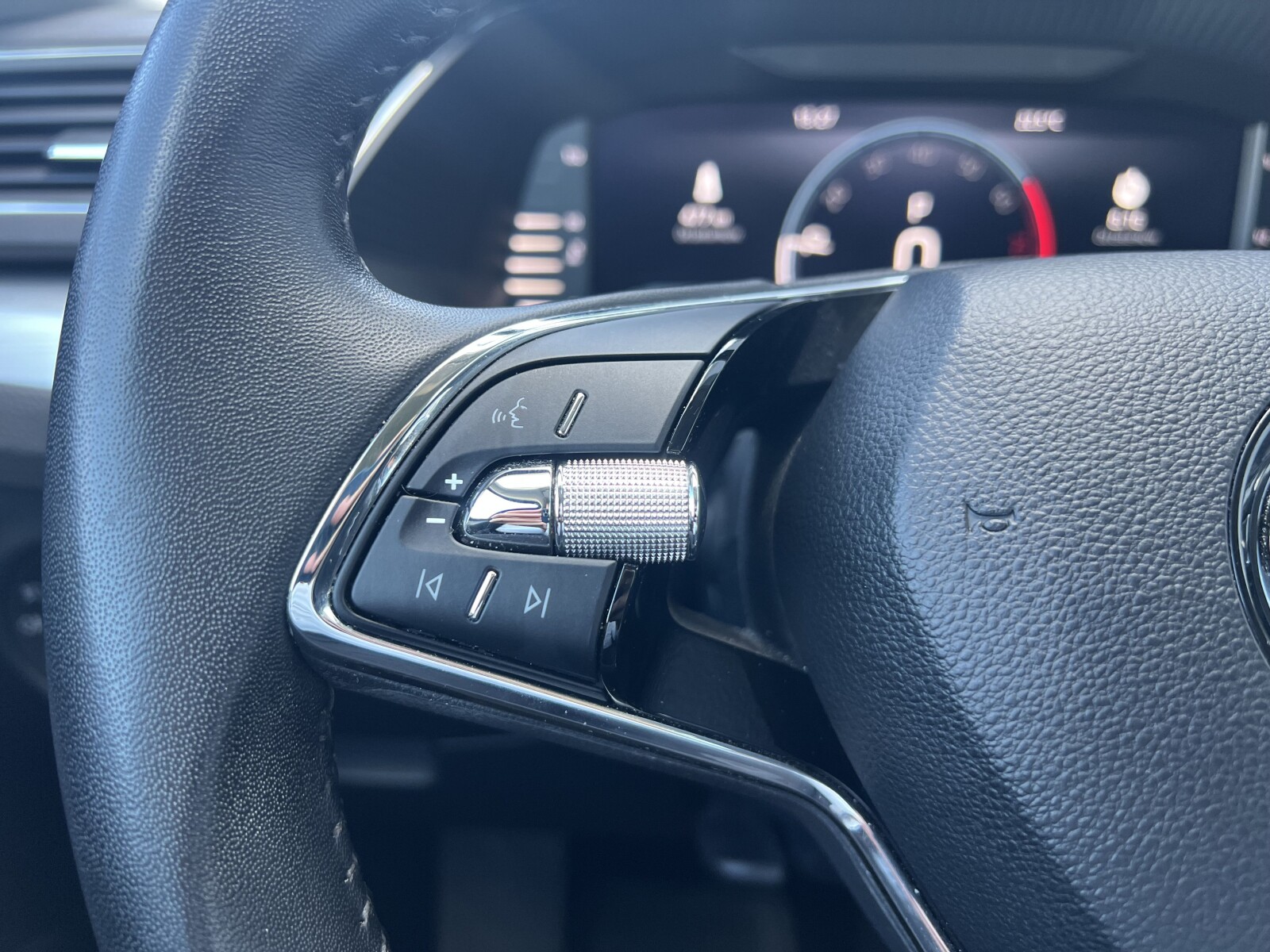 Škoda Superb - zdjęcie 14