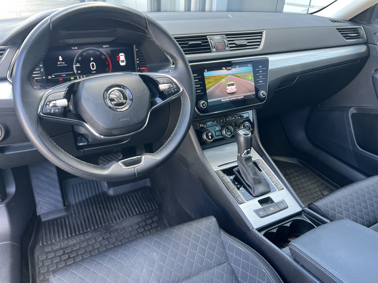 Škoda Superb - zdjęcie 25