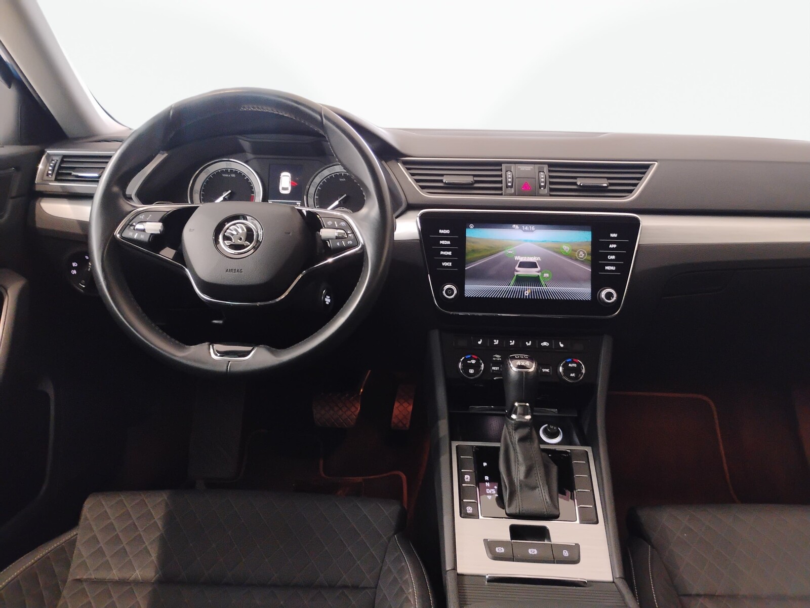 Škoda Superb Combi - zdjęcie 16