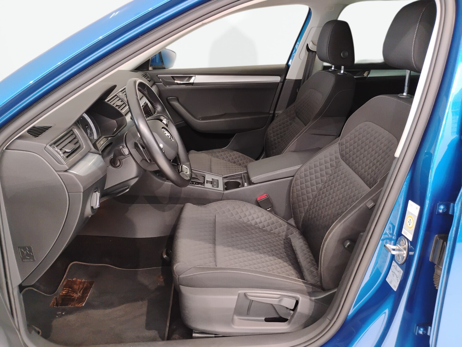 Škoda Superb Combi - zdjęcie 10