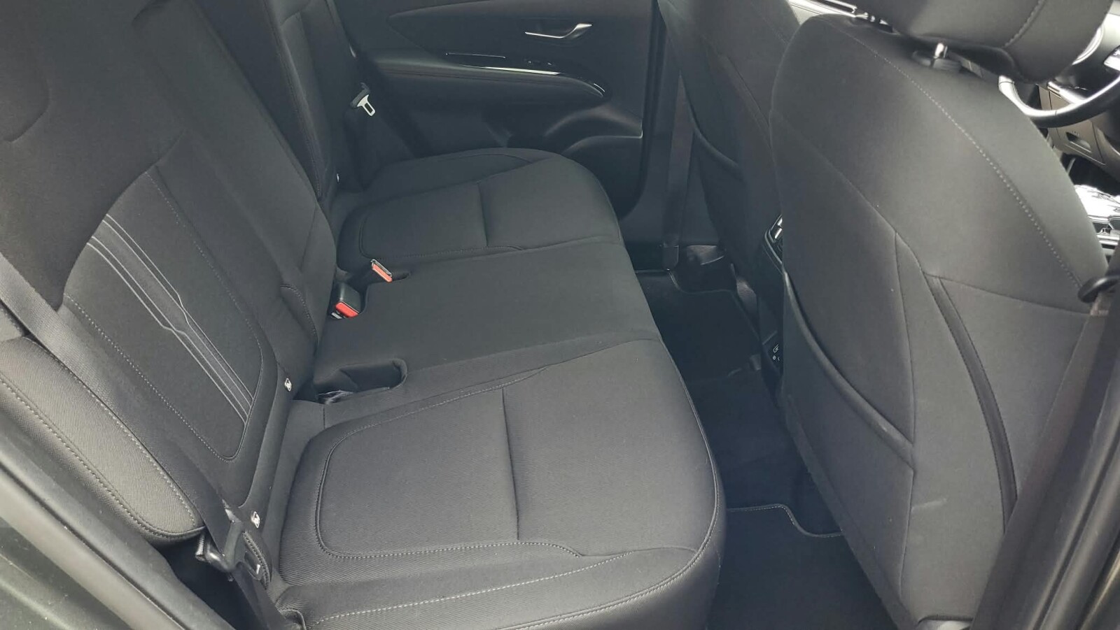 Hyundai Tucson - zdjęcie 14