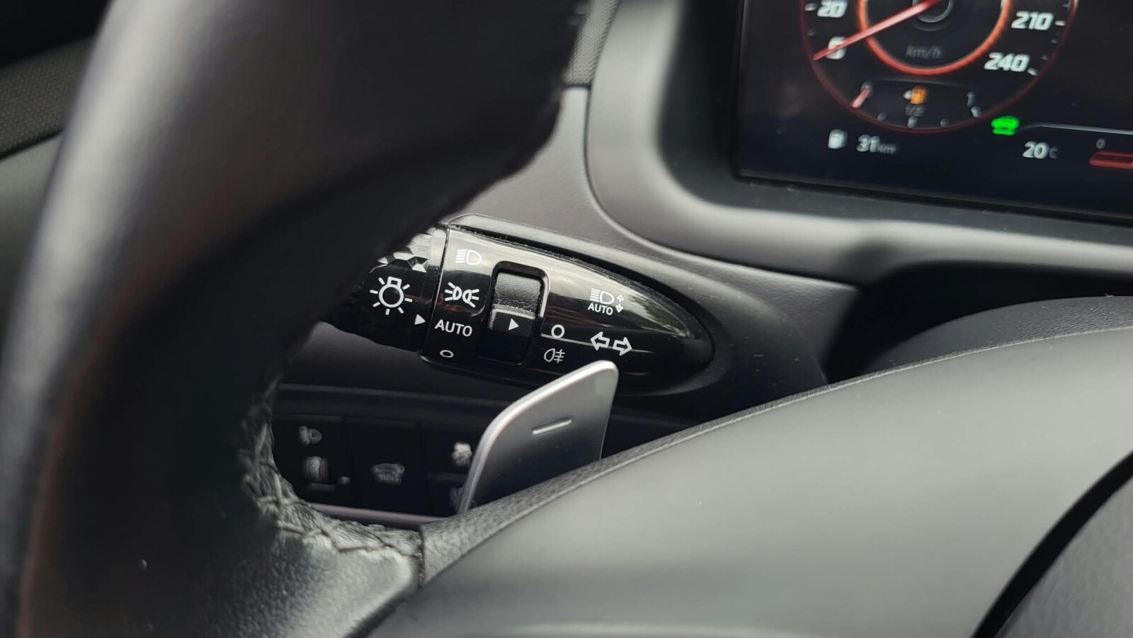 Hyundai Tucson - zdjęcie 19
