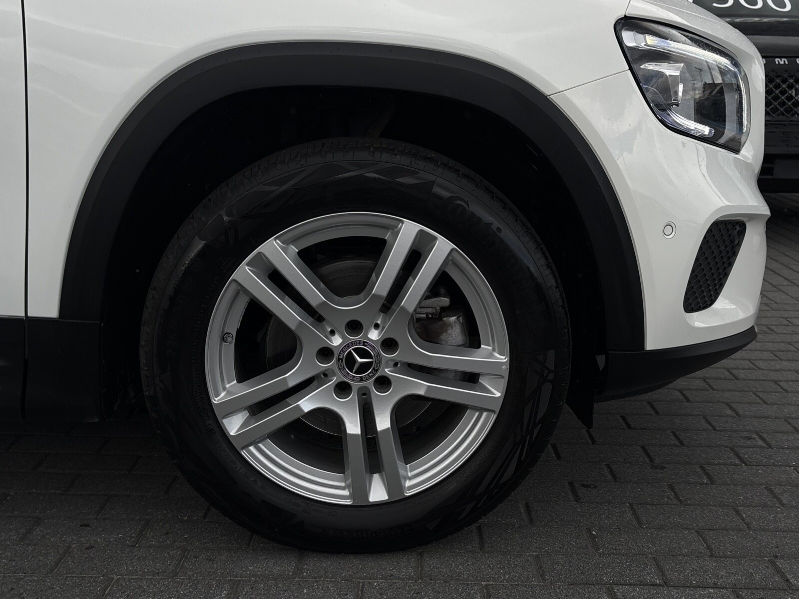 Mercedes-Benz GLB 200 - zdjęcie 31