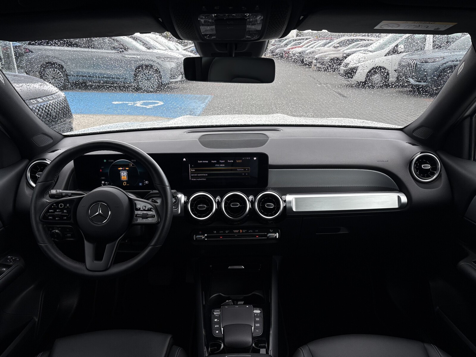 Mercedes-Benz GLB 200 - zdjęcie 15