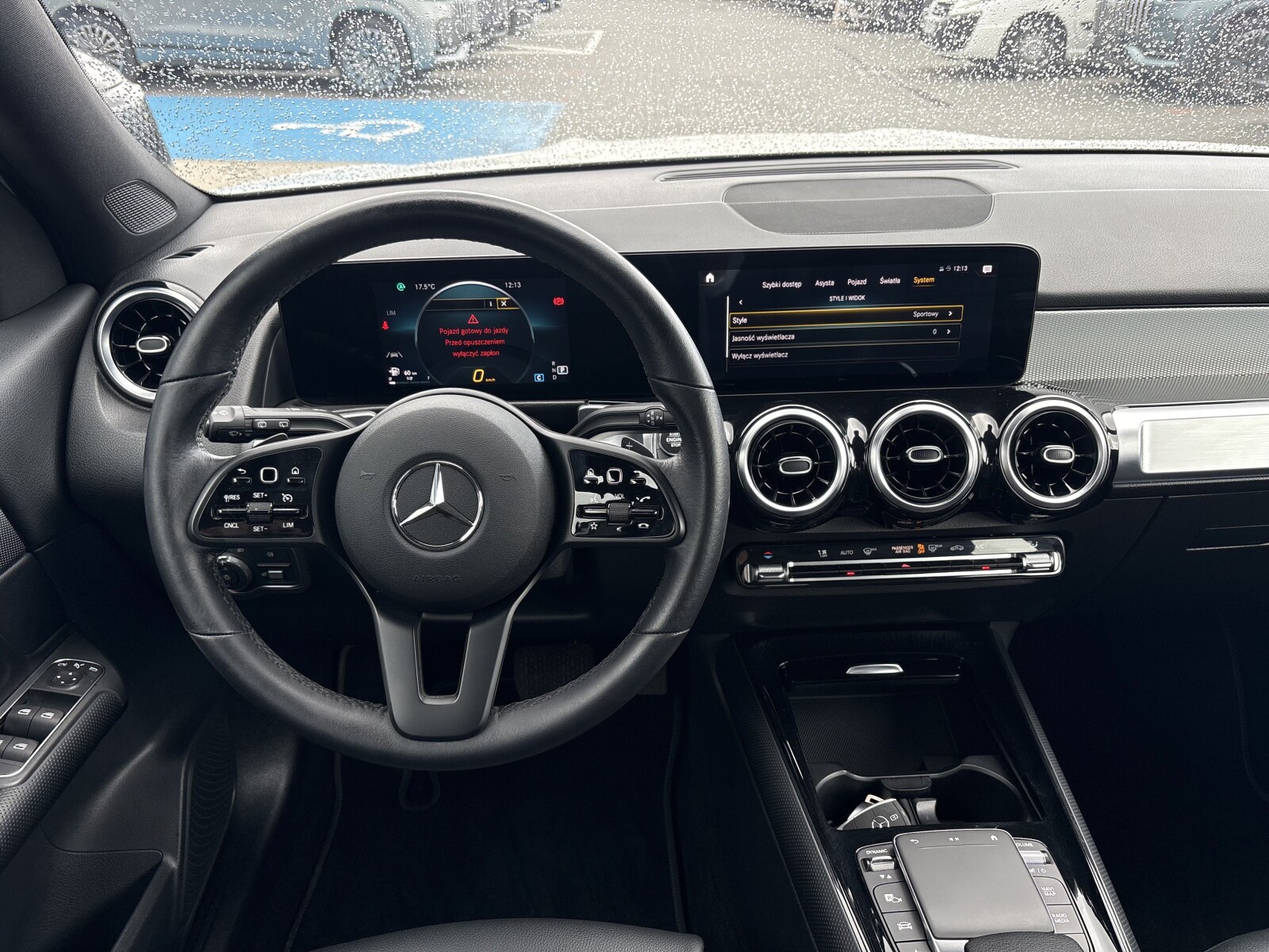 Mercedes-Benz GLB 200 - zdjęcie 12