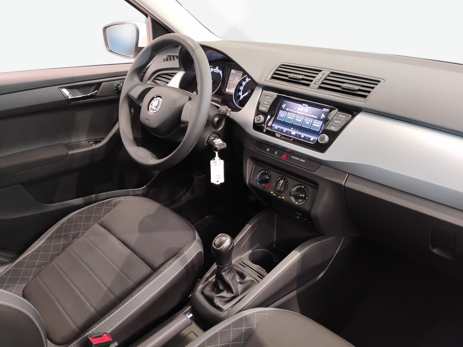 Škoda Fabia - zdjęcie 25