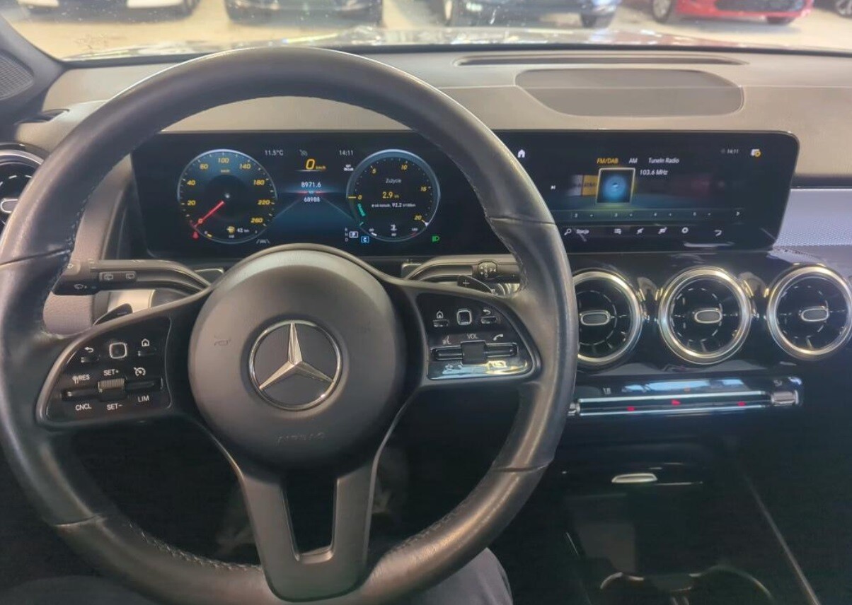 Mercedes-Benz GLB 200 - zdjęcie 3