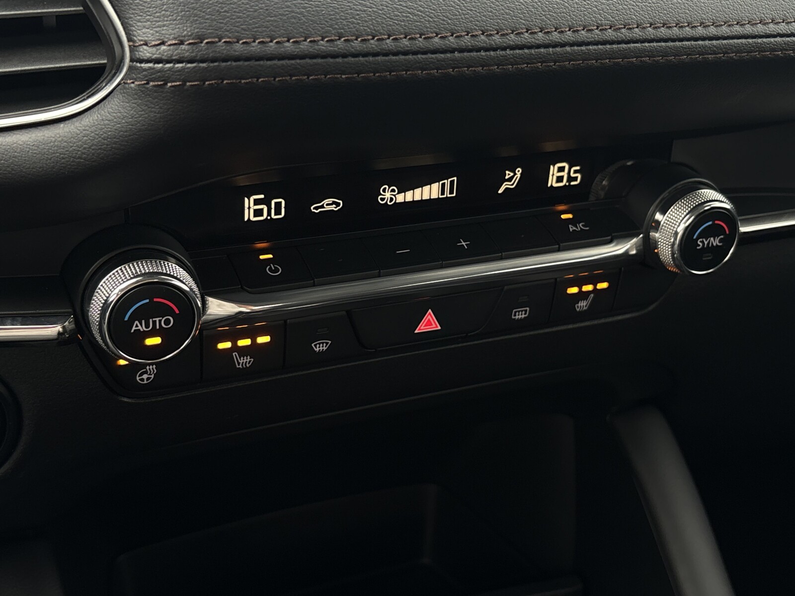 Mazda 3 - zdjęcie 22