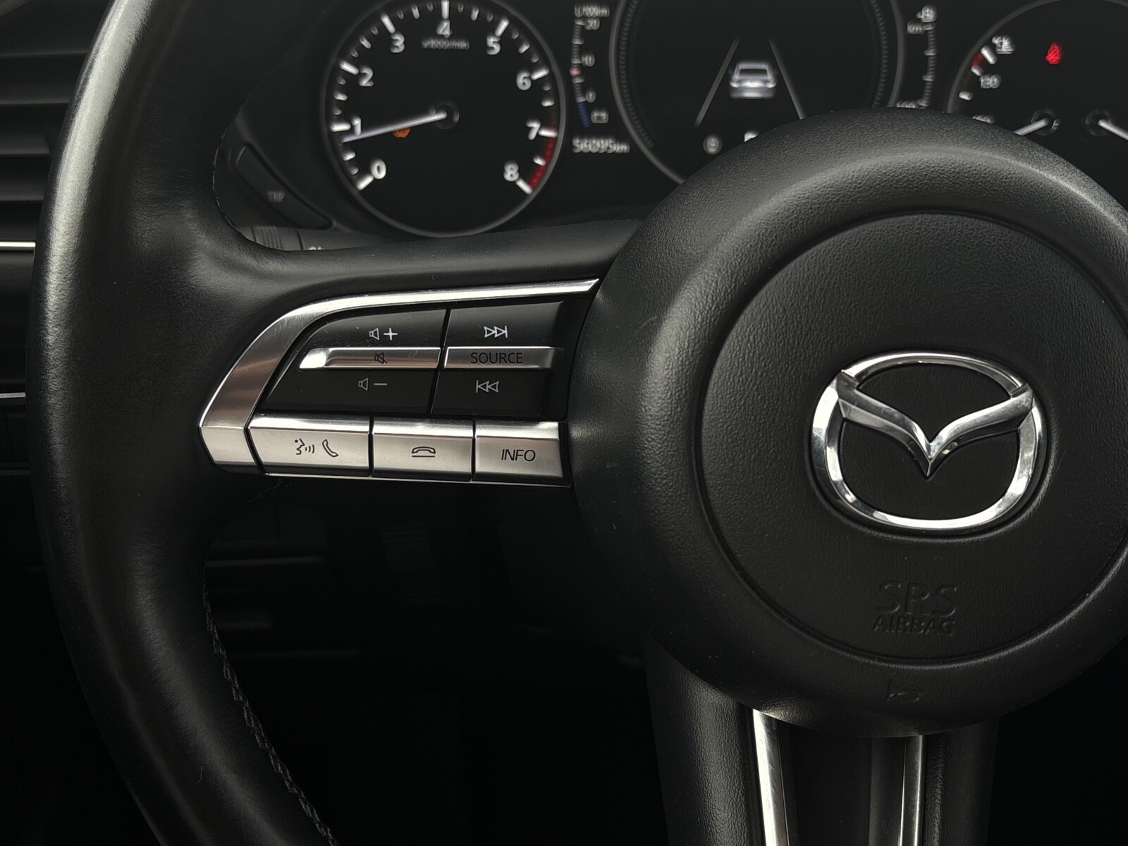 Mazda 3 - zdjęcie 16