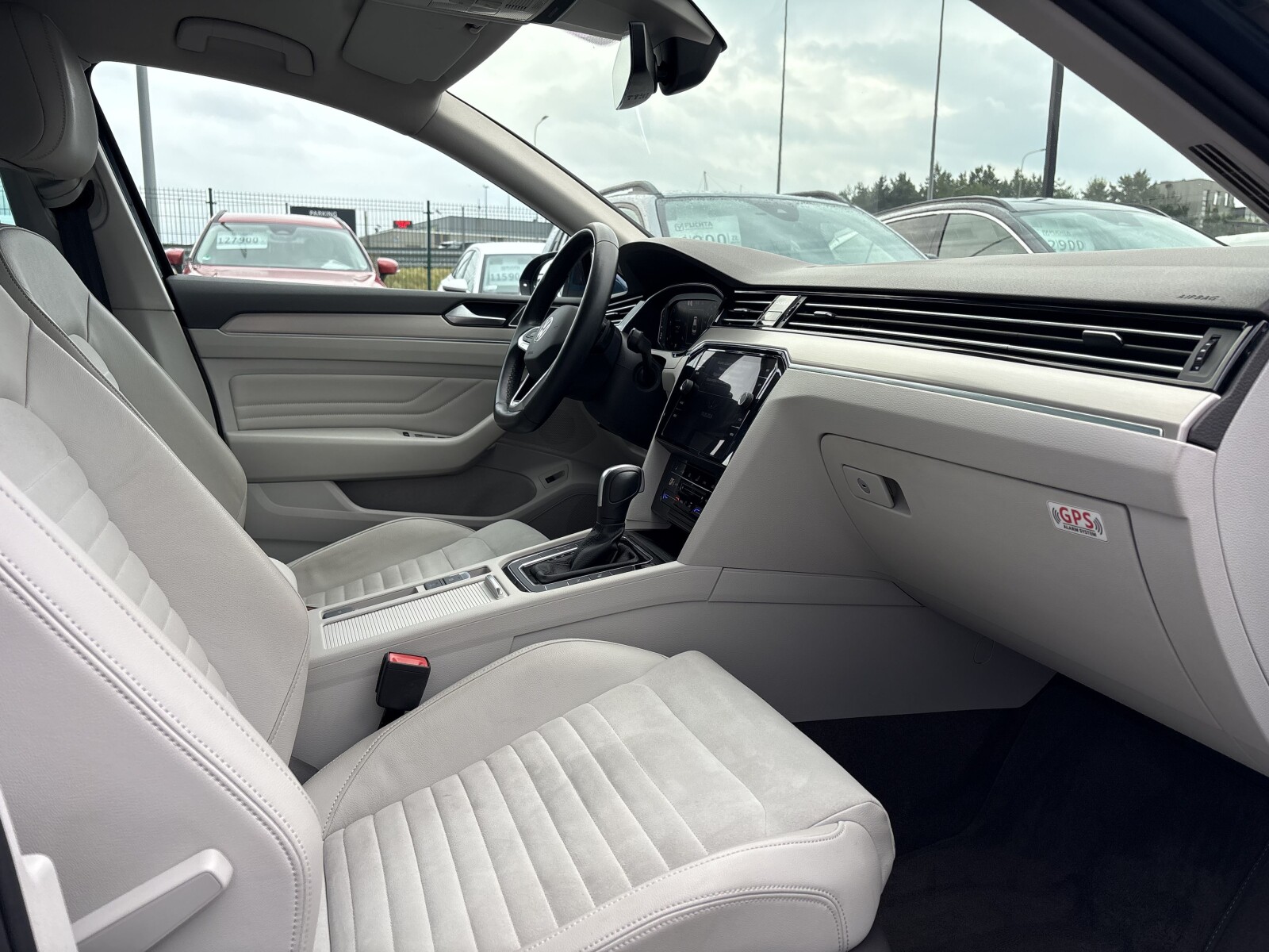 Volkswagen Passat - zdjęcie 9