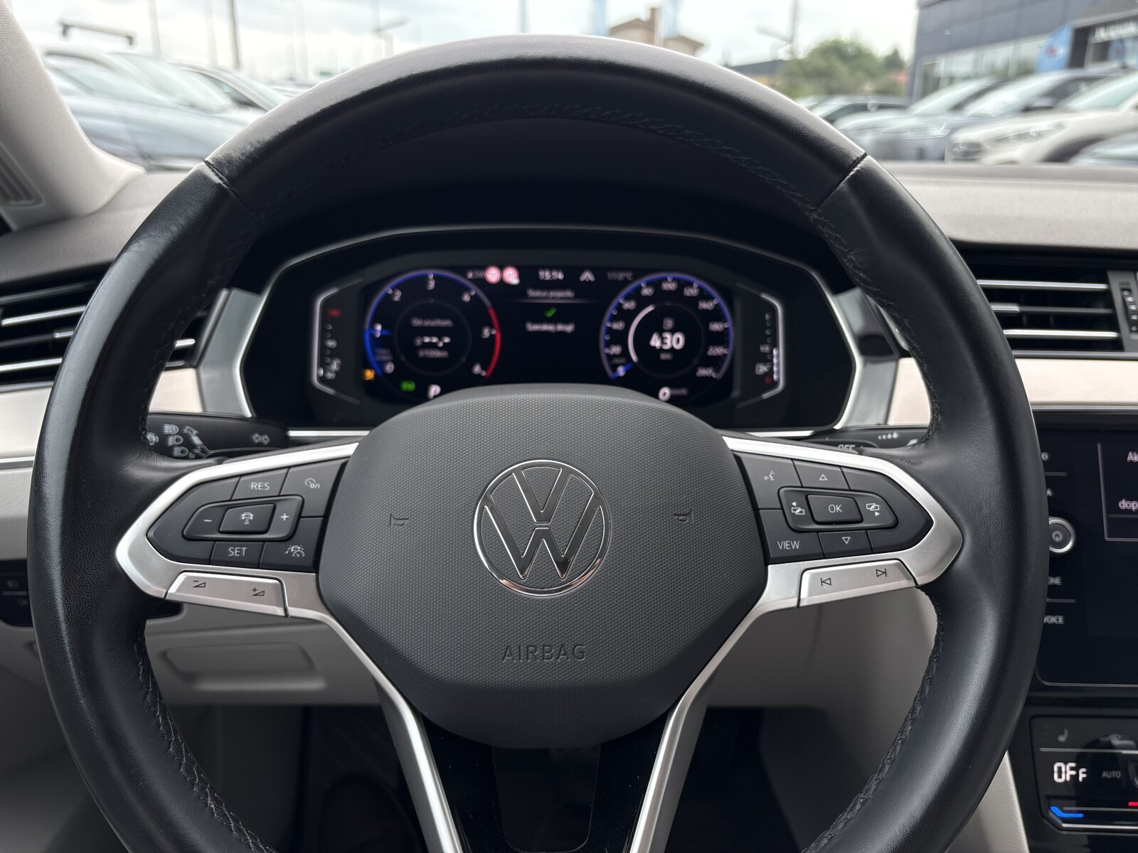 Volkswagen Passat - zdjęcie 17