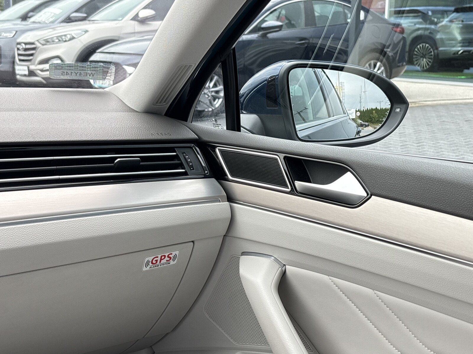 Volkswagen Passat - zdjęcie 14