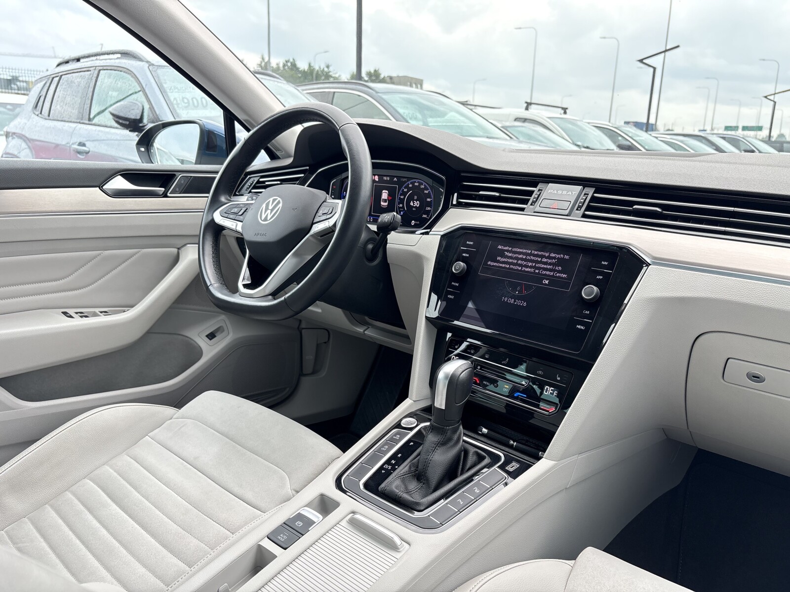 Volkswagen Passat - zdjęcie 12