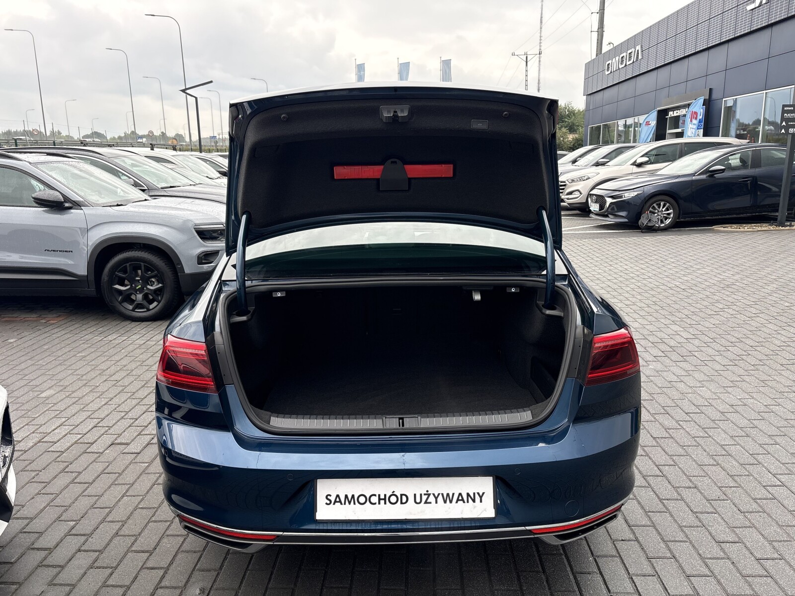 Volkswagen Passat - zdjęcie 37