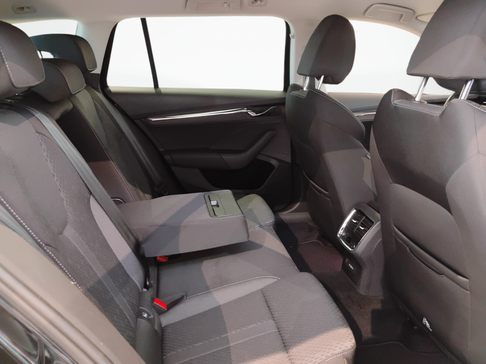 Škoda Octavia Combi - zdjęcie 14