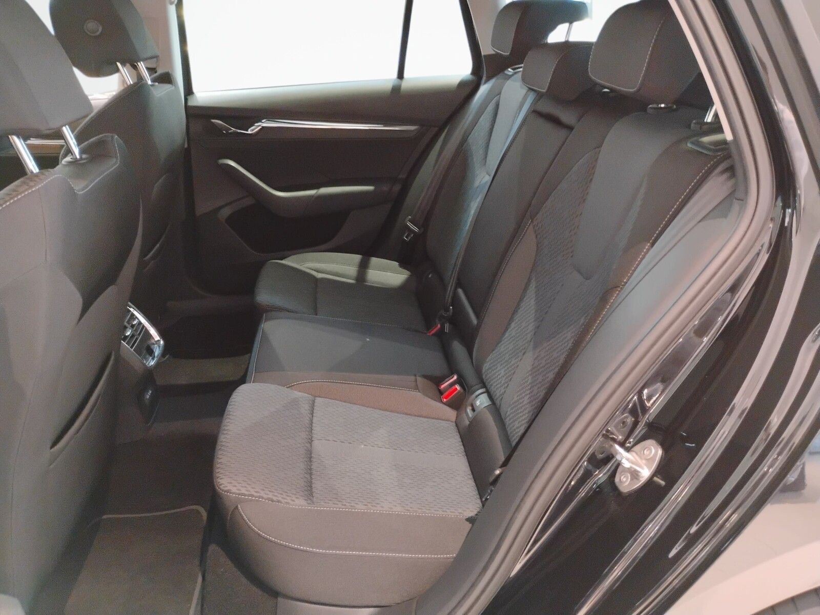 Škoda Octavia Combi - zdjęcie 13