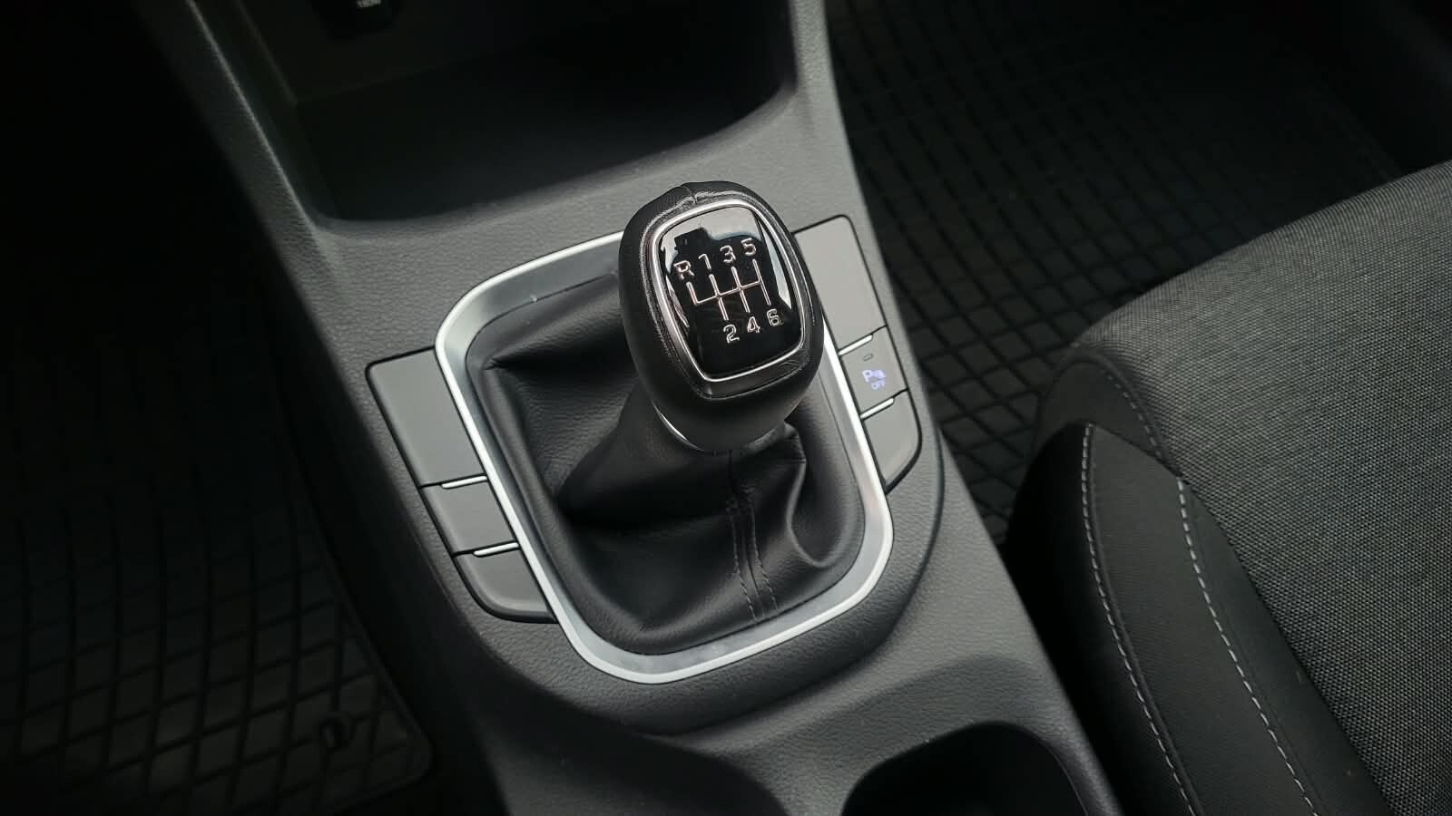 Hyundai i30 - zdjęcie 23