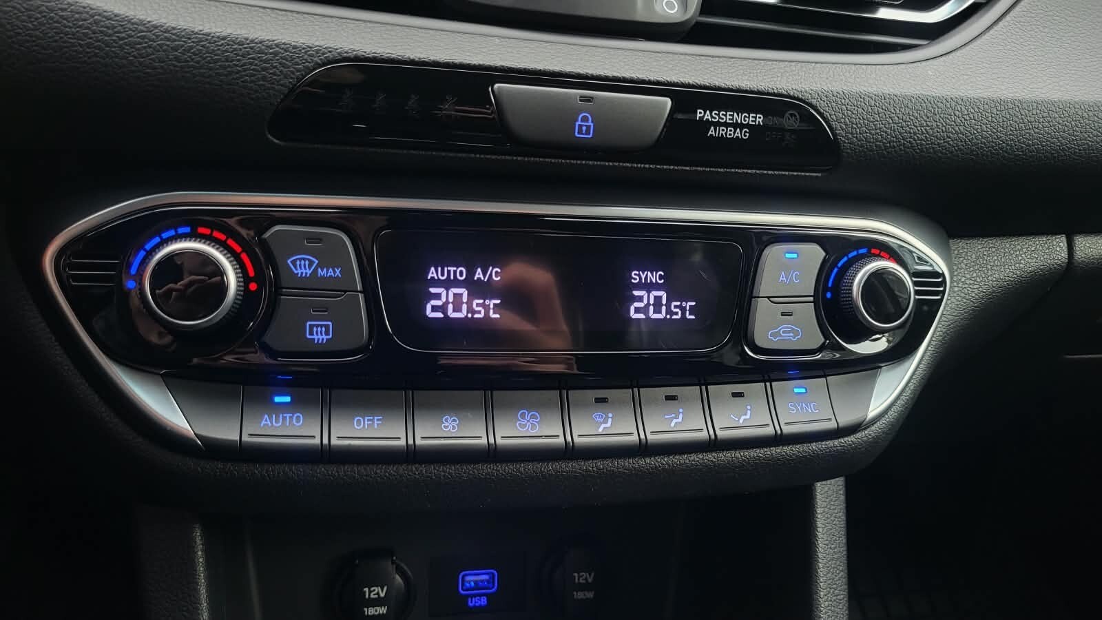 Hyundai i30 - zdjęcie 21