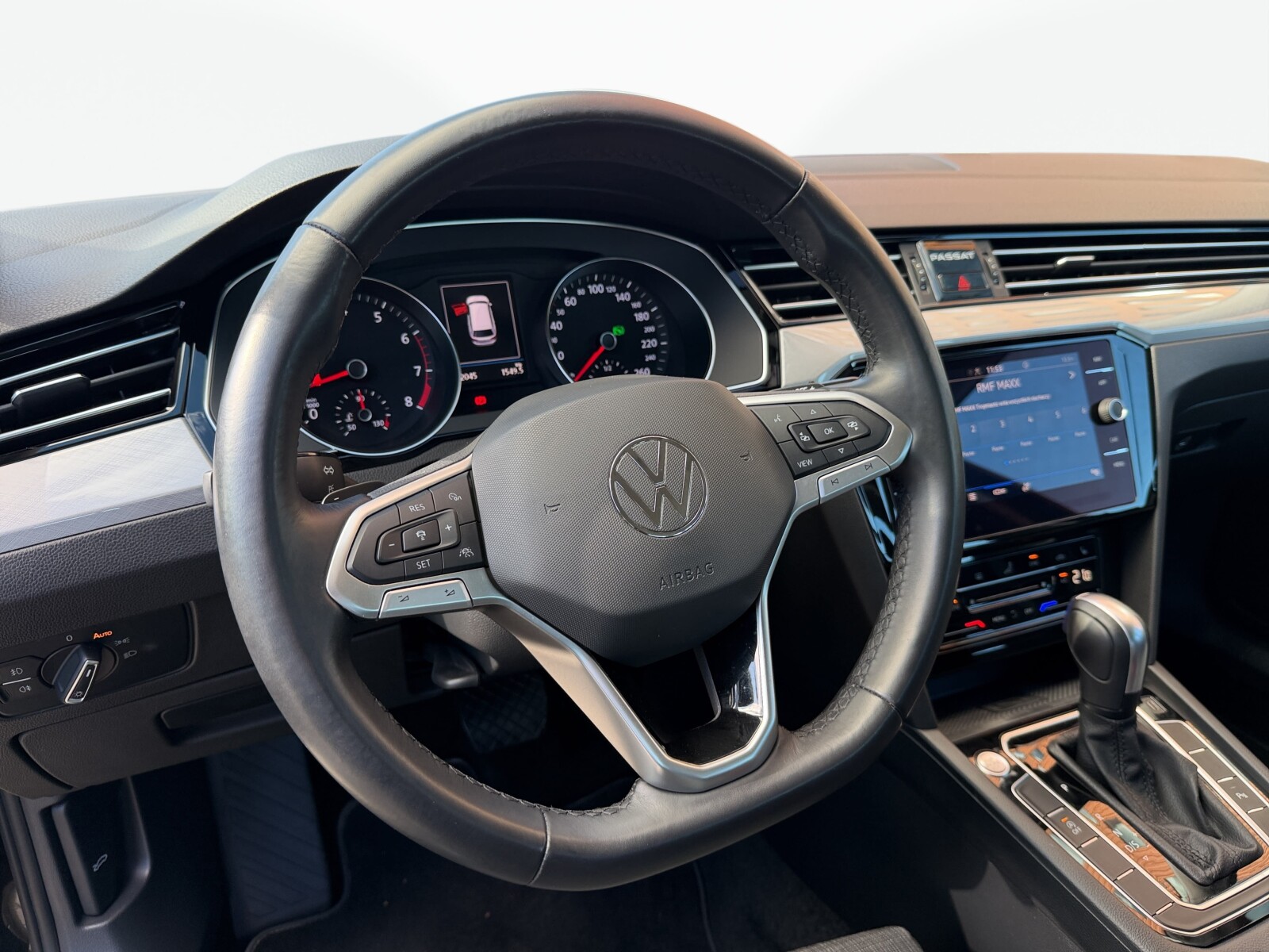 Volkswagen Passat - zdjęcie 10