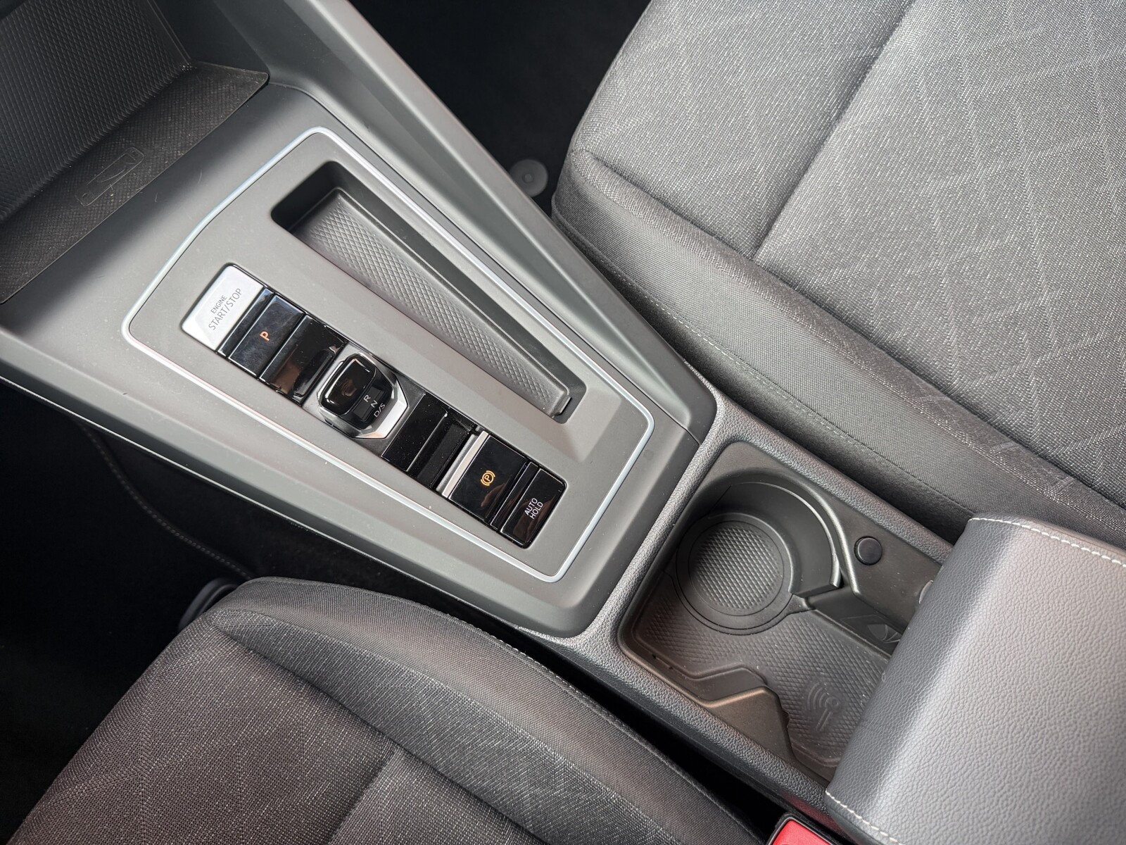 Volkswagen Golf - zdjęcie 18