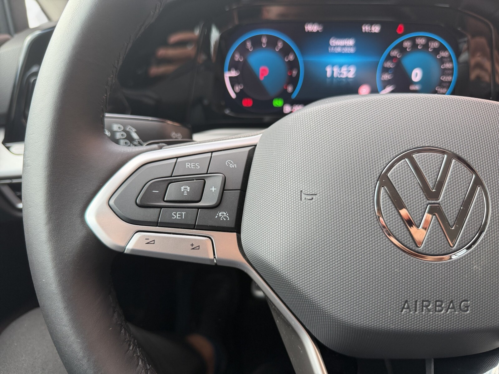 Volkswagen Golf - zdjęcie 14