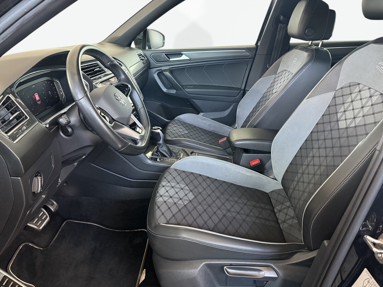 Volkswagen Tiguan Allspace - zdjęcie 9
