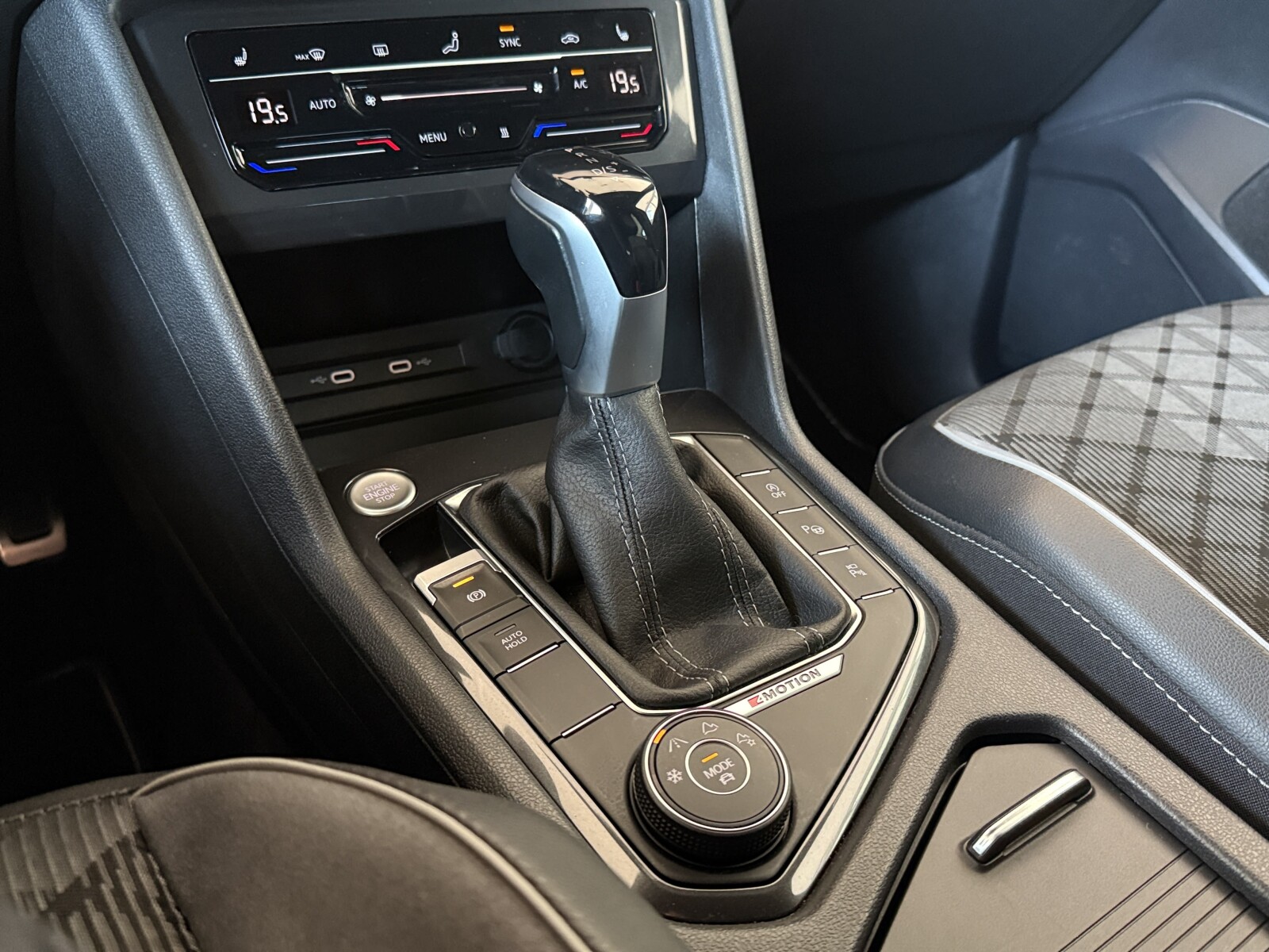 Volkswagen Tiguan Allspace - zdjęcie 21