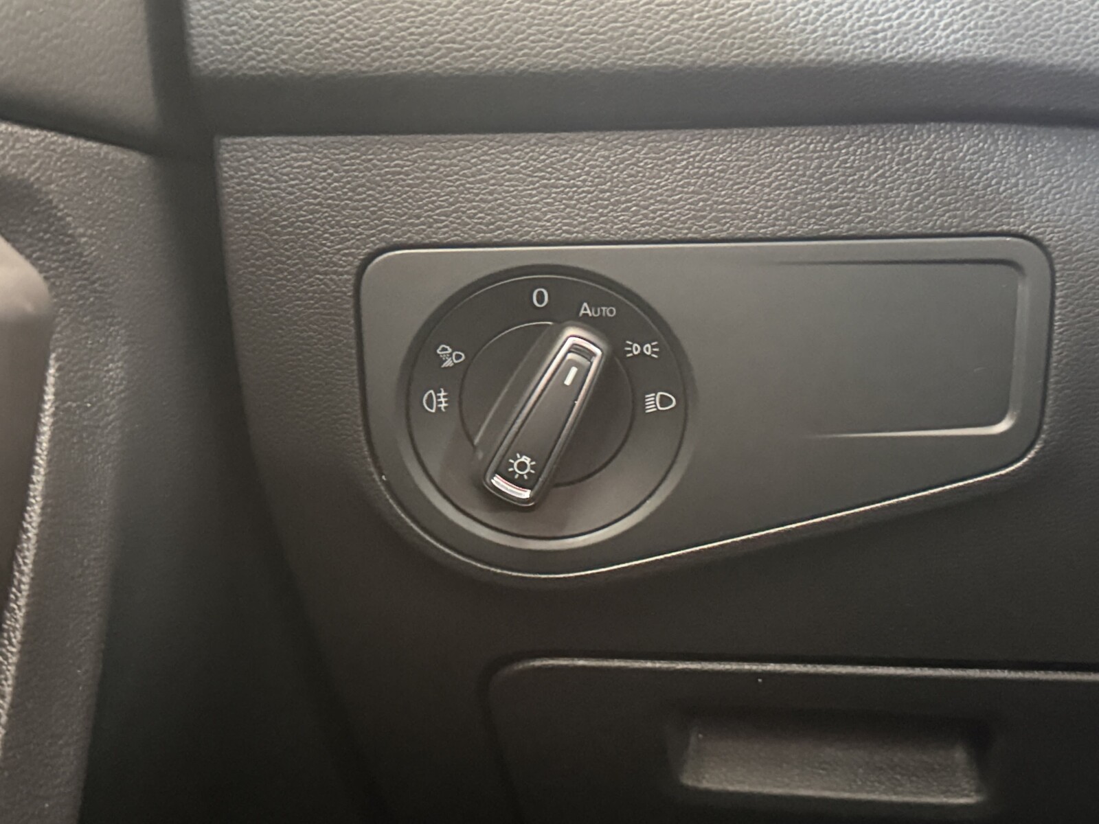 Volkswagen Tiguan Allspace - zdjęcie 31