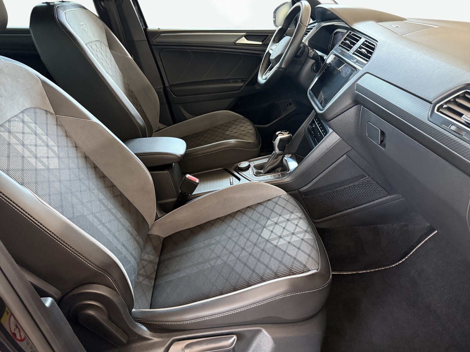 Volkswagen Tiguan Allspace - zdjęcie 14