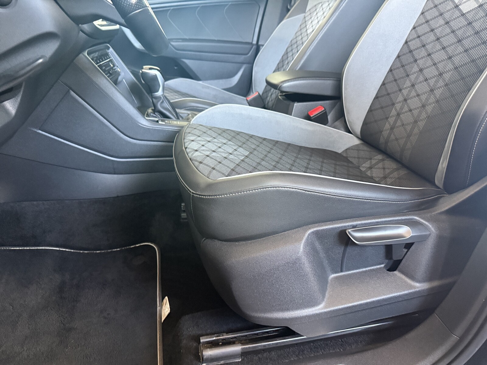 Volkswagen Tiguan Allspace - zdjęcie 10