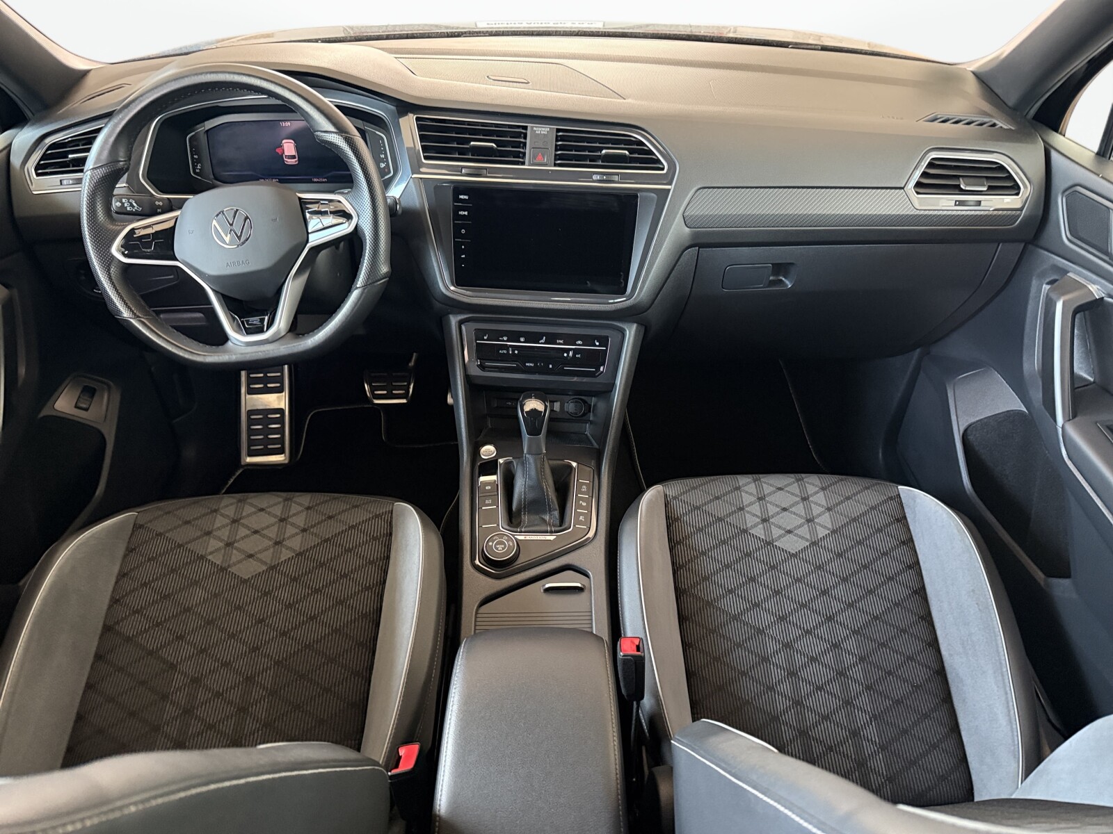 Volkswagen Tiguan Allspace - zdjęcie 13