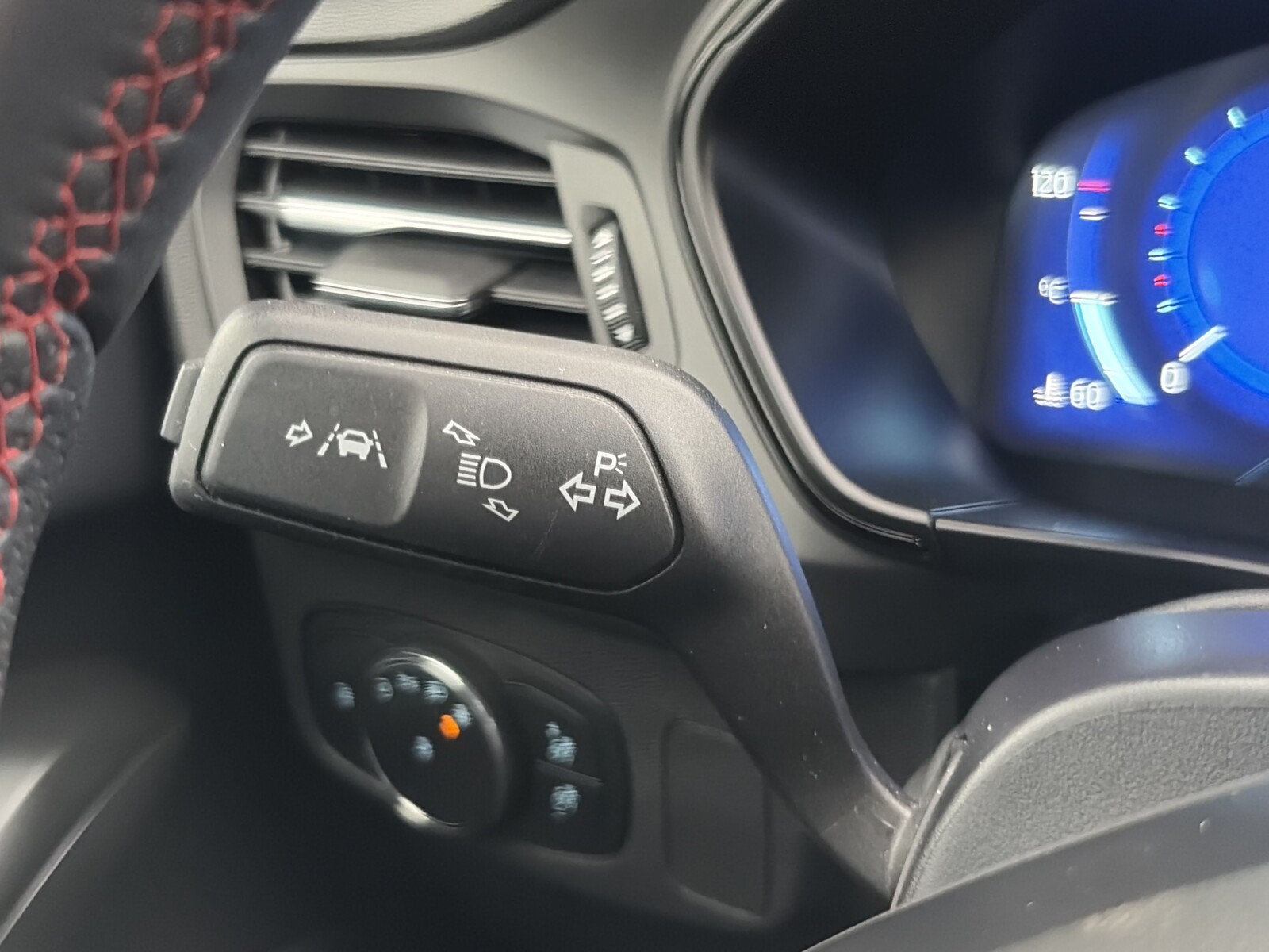 Ford Focus - zdjęcie 36