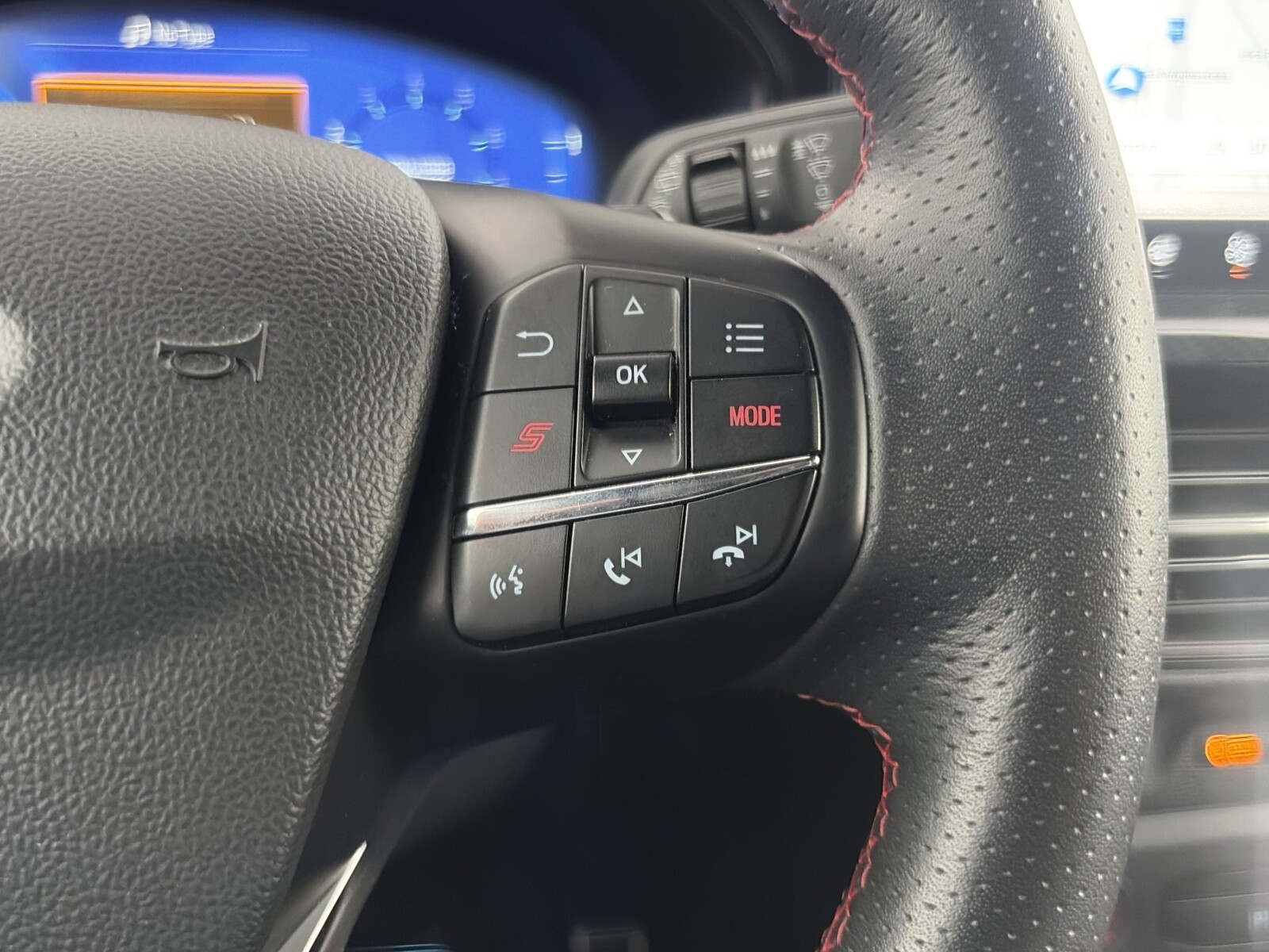 Ford Focus - zdjęcie 29