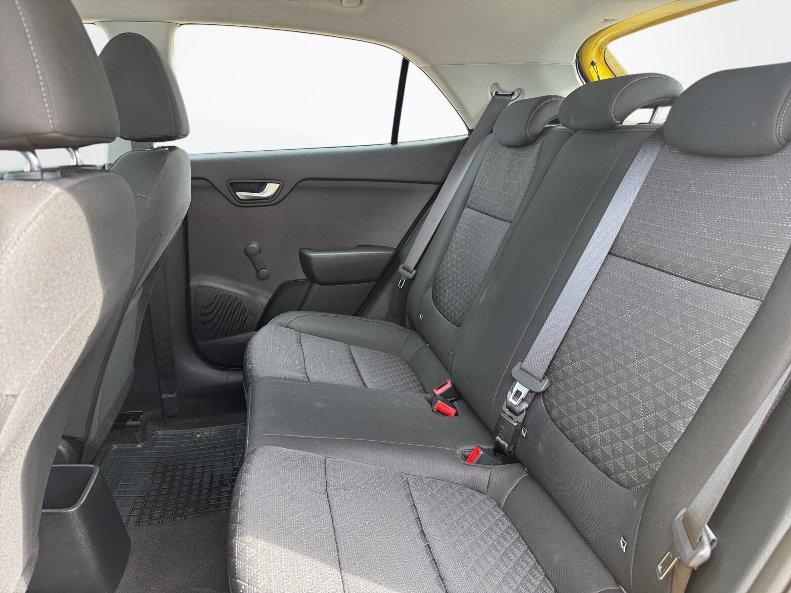 Kia Rio - zdjęcie 12