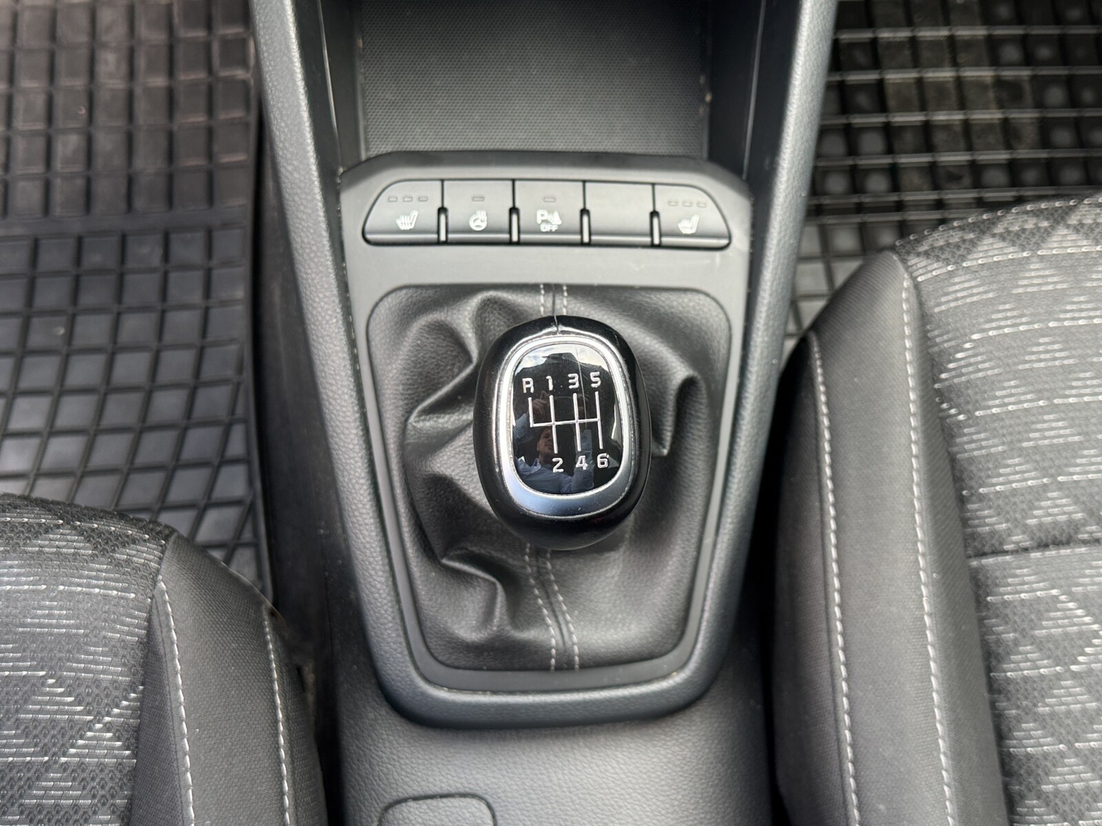 Kia Rio - zdjęcie 18