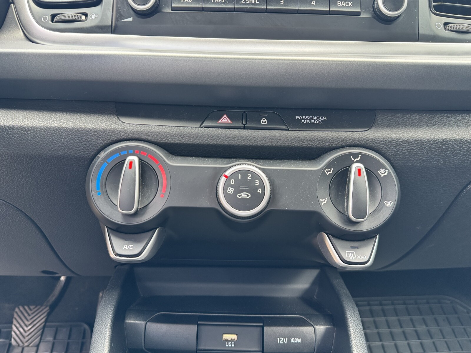 Kia Rio - zdjęcie 17